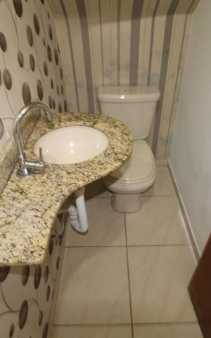 Casa à venda com 100m², 2 quartos e 1 vagaLavabo