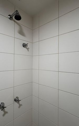 Apartamento à venda com 87m², 2 quartos e 1 vaga Apartamento à venda com 87m², 2 quartos e 1 vagaBanheiro Social