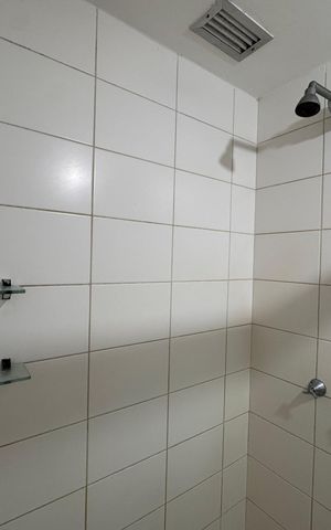Apartamento à venda com 87m², 2 quartos e 1 vaga Apartamento à venda com 87m², 2 quartos e 1 vagaBanheiro da Suíte