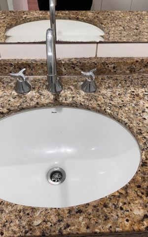 Apartamento à venda com 87m², 2 quartos e 1 vaga Apartamento à venda com 87m², 2 quartos e 1 vagaBanheiro da Suíte