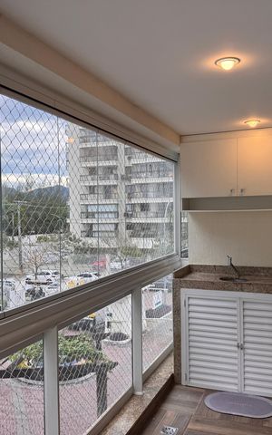 Apartamento à venda com 87m², 2 quartos e 1 vaga Apartamento à venda com 87m², 2 quartos e 1 vagaVaranda
