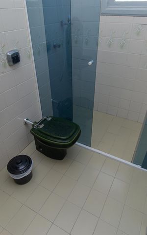Casa à venda com 477m², 4 quartos e 4 vagas Casa à venda com 477m², 4 quartos e 4 vagasBanheiro