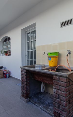 Casa à venda com 477m², 4 quartos e 4 vagas Casa à venda com 477m², 4 quartos e 4 vagasÁrea de Serviço