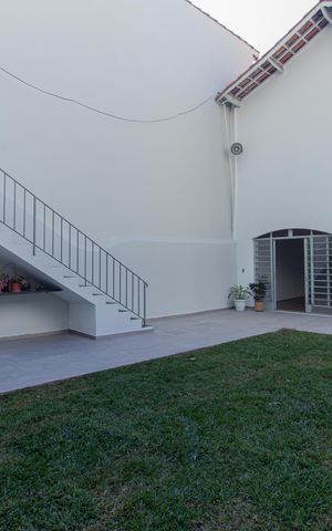 Casa à venda com 477m², 4 quartos e 4 vagas Casa à venda com 477m², 4 quartos e 4 vagasQuintal