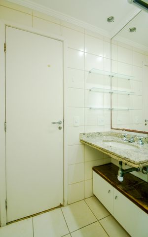 Apartamento para alugar com 134m², 4 quartos e 4 vagasBanheiro Suíte 