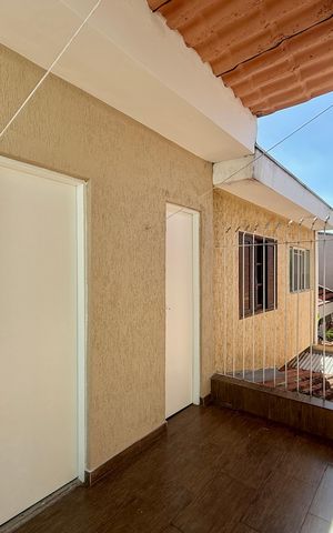 Casa à venda com 174m², 3 quartos e 2 vagas Casa à venda com 174m², 3 quartos e 2 vagasVaranda Suíte
