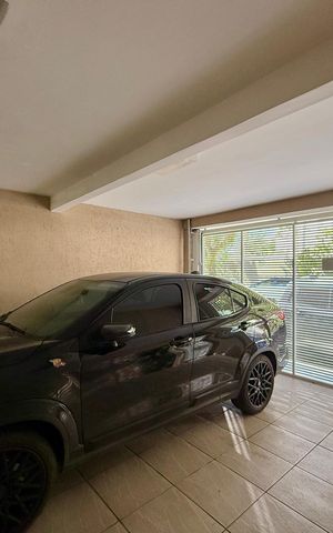 Casa à venda com 174m², 3 quartos e 2 vagas Casa à venda com 174m², 3 quartos e 2 vagasGaragem