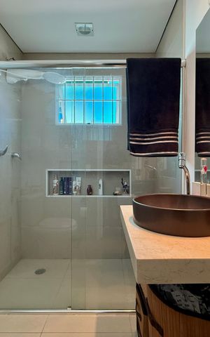 Casa à venda com 174m², 3 quartos e 2 vagas Casa à venda com 174m², 3 quartos e 2 vagasBanheiro Suíte
