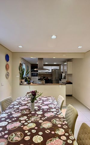 Casa à venda com 174m², 3 quartos e 2 vagas Casa à venda com 174m², 3 quartos e 2 vagasSala
