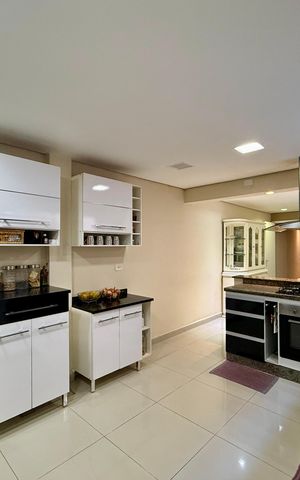 Casa à venda com 174m², 3 quartos e 2 vagas Casa à venda com 174m², 3 quartos e 2 vagasCozinha