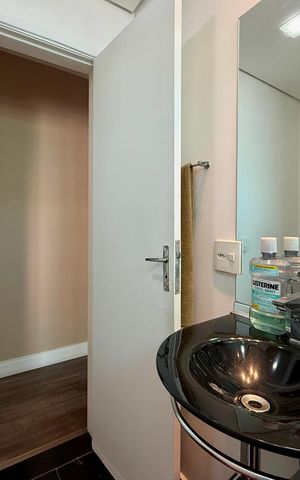 Casa à venda com 174m², 3 quartos e 2 vagas Casa à venda com 174m², 3 quartos e 2 vagasBanheiro Social