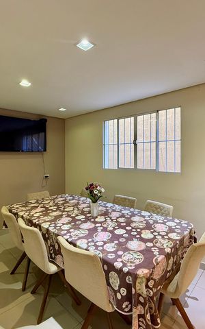 Casa à venda com 174m², 3 quartos e 2 vagas Casa à venda com 174m², 3 quartos e 2 vagasSala