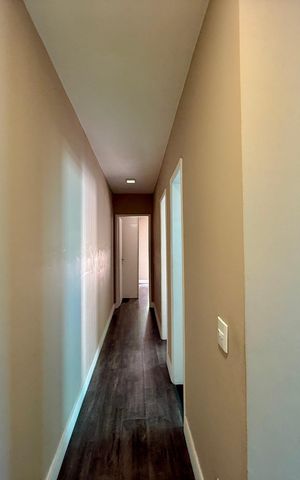 Casa à venda com 174m², 3 quartos e 2 vagas Casa à venda com 174m², 3 quartos e 2 vagasCorredor Quartos