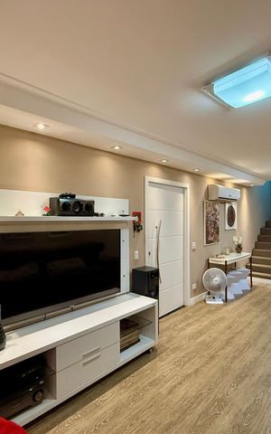 Casa à venda com 174m², 3 quartos e 2 vagas Casa à venda com 174m², 3 quartos e 2 vagasSala