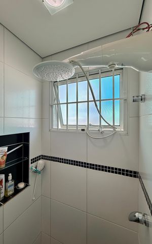 Casa à venda com 174m², 3 quartos e 2 vagas Casa à venda com 174m², 3 quartos e 2 vagasBanheiro Social