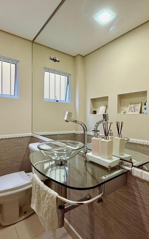 Casa à venda com 174m², 3 quartos e 2 vagas Casa à venda com 174m², 3 quartos e 2 vagasLavabo