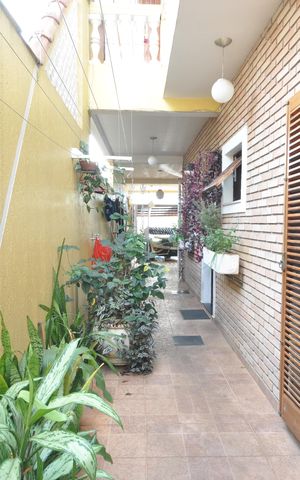 Casa à venda com 420m², 5 quartos e 4 vagasQuintal