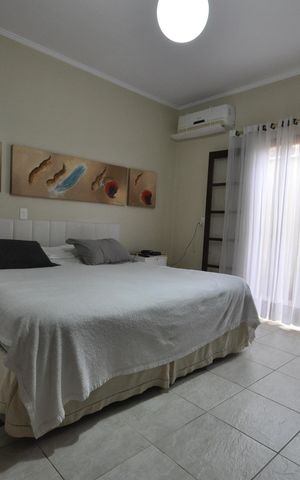 Casa à venda com 420m², 5 quartos e 4 vagasSuíte Master
