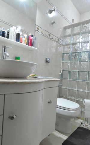 Casa à venda com 420m², 5 quartos e 4 vagasBanheiro Social