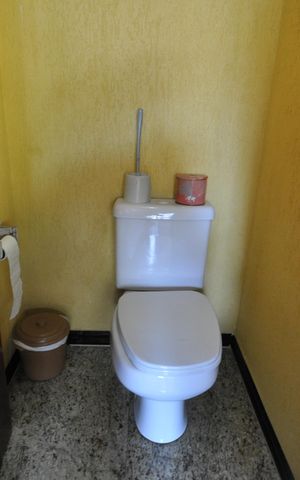 Casa à venda com 420m², 5 quartos e 4 vagasLavabo 1