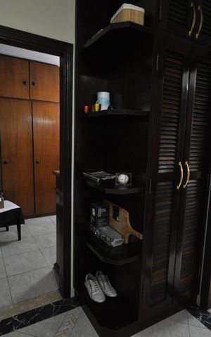 Casa à venda com 420m², 5 quartos e 4 vagasCorredor - armários