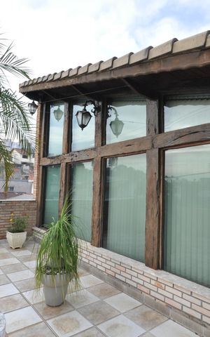 Casa à venda com 420m², 5 quartos e 4 vagasVaranda
