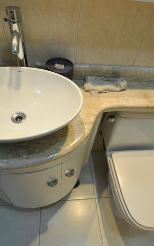 Casa à venda com 420m², 5 quartos e 4 vagasBanheiro da Suíte 2