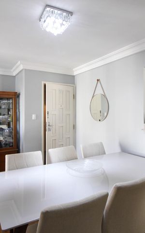 Apartamento à venda com 74m², 2 quartos e 1 vaga Apartamento à venda com 74m², 2 quartos e 1 vagaSala de Jantar