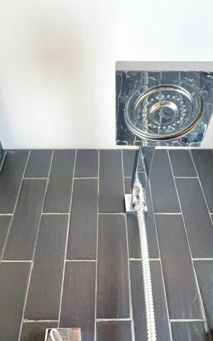 Apartamento para alugar com 80m², 2 quartos e 1 vaga Apartamento para alugar com 80m², 2 quartos e 1 vagaBanheiro da Suíte