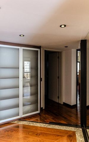 Apartamento à venda com 195m², 3 quartos e 3 vagas Apartamento à venda com 195m², 3 quartos e 3 vagasCorredor