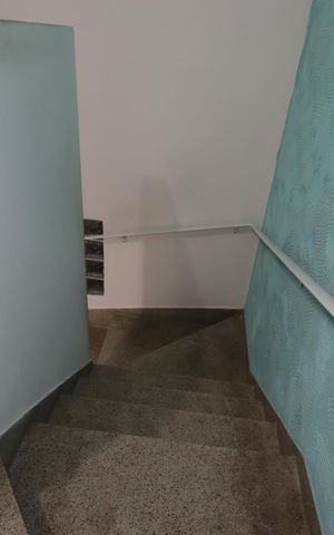 Casa à venda com 175m², 3 quartos e 1 vagaEscada