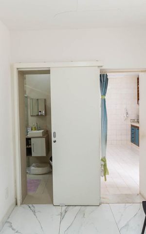 Casa à venda com 200m², 4 quartos e 2 vagasCorredor