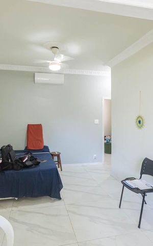 Casa à venda com 200m², 4 quartos e 2 vagasSala