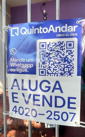 Casa à venda com 200m², 4 quartos e 2 vagas Casa à venda com 200m², 4 quartos e 2 vagasPlaquinha