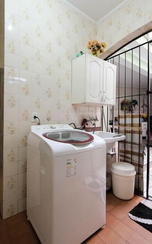 Casa à venda com 140m², 3 quartos e 2 vagasÁrea de Serviço
