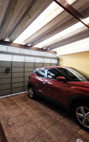 Casa à venda com 140m², 3 quartos e 2 vagasGaragem