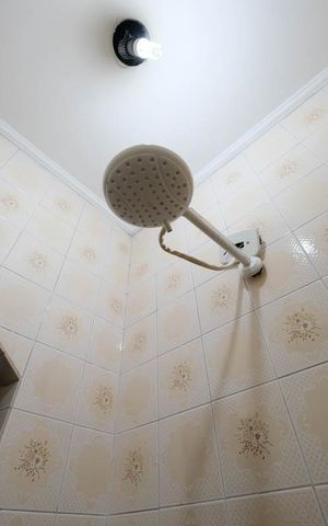 Casa à venda com 140m², 3 quartos e 2 vagasBanheiro 2