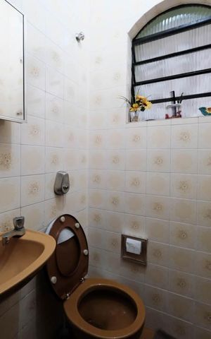 Casa à venda com 140m², 3 quartos e 2 vagasBanheiro 2