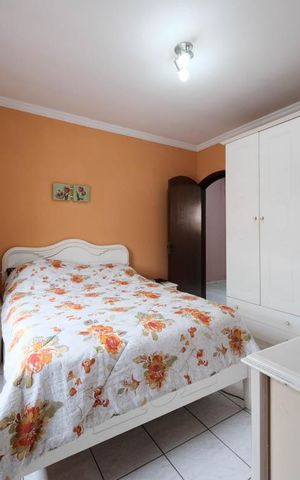 Casa à venda com 140m², 3 quartos e 2 vagasSuíte