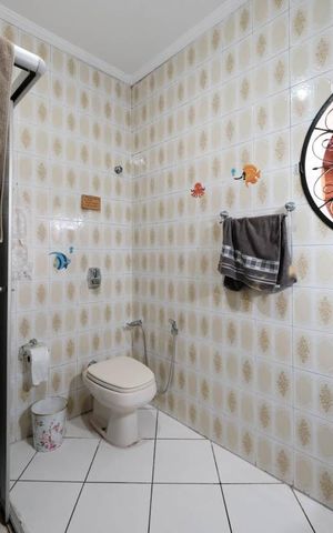 Casa à venda com 140m², 3 quartos e 2 vagasBanheiro 1