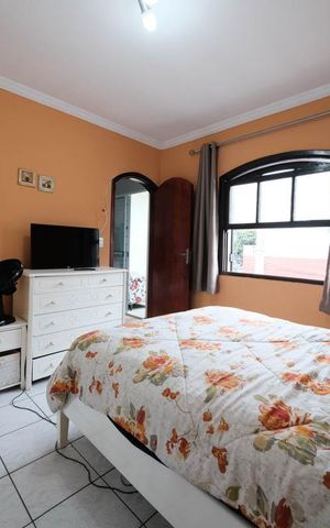 Casa à venda com 140m², 3 quartos e 2 vagasSuíte