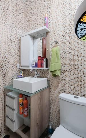 Casa à venda com 140m², 3 quartos e 2 vagasSuíte