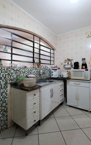 Casa à venda com 140m², 3 quartos e 2 vagasSala/Cozinha