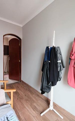Casa à venda com 140m², 3 quartos e 2 vagasSuíte