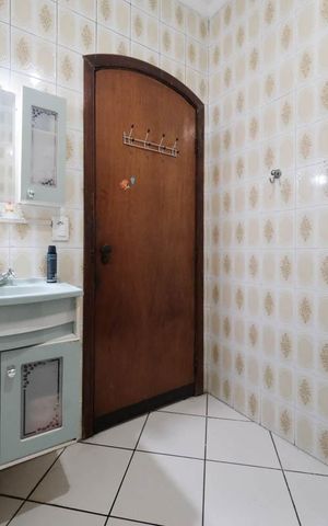 Casa à venda com 140m², 3 quartos e 2 vagasBanheiro 1