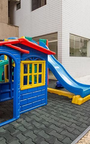 Apartamento à venda com 135m², 2 quartos e 2 vagas Apartamento à venda com 135m², 2 quartos e 2 vagasÁrea comum - Playground