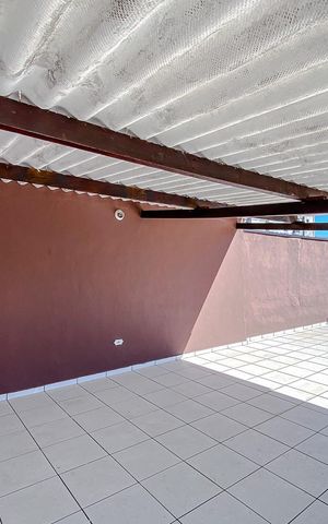 Casa à venda com 154m², 4 quartos e sem vagaÁrea externa