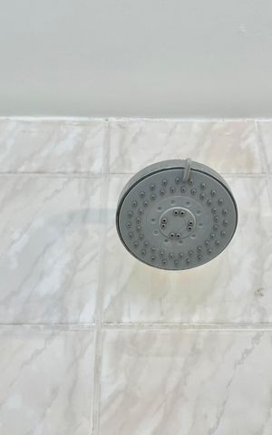 Apartamento para alugar com 70m², 2 quartos e 1 vaga Apartamento para alugar com 70m², 2 quartos e 1 vagaBanheiro da Suíte