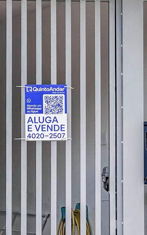 Casa à venda com 260m², 4 quartos e 3 vagas Casa à venda com 260m², 4 quartos e 3 vagasPlaca