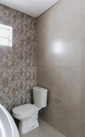 Casa para alugar com 40m², 2 quartos e sem vaga Casa para alugar com 40m², 2 quartos e sem vagaBanheiro social e área de serviço